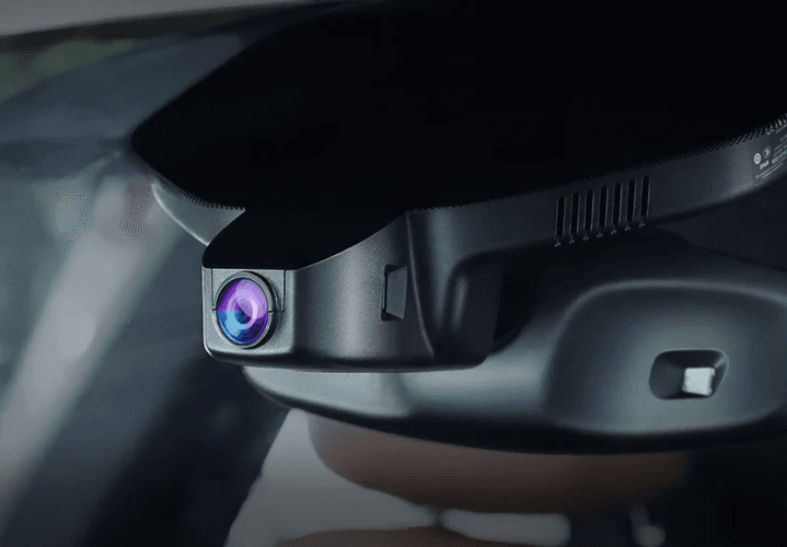 Front dash cam discreet windshield mount